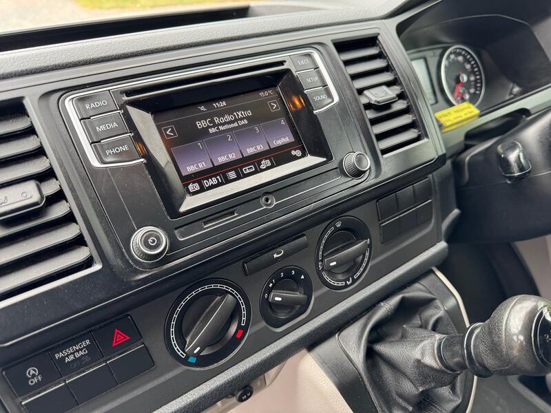 VOLKSWAGEN TRANSPORTER