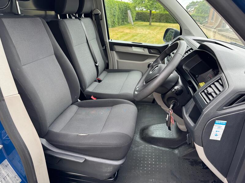 VOLKSWAGEN TRANSPORTER