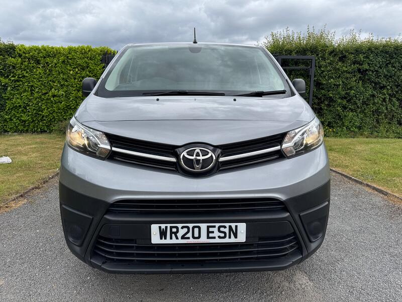 TOYOTA PROACE