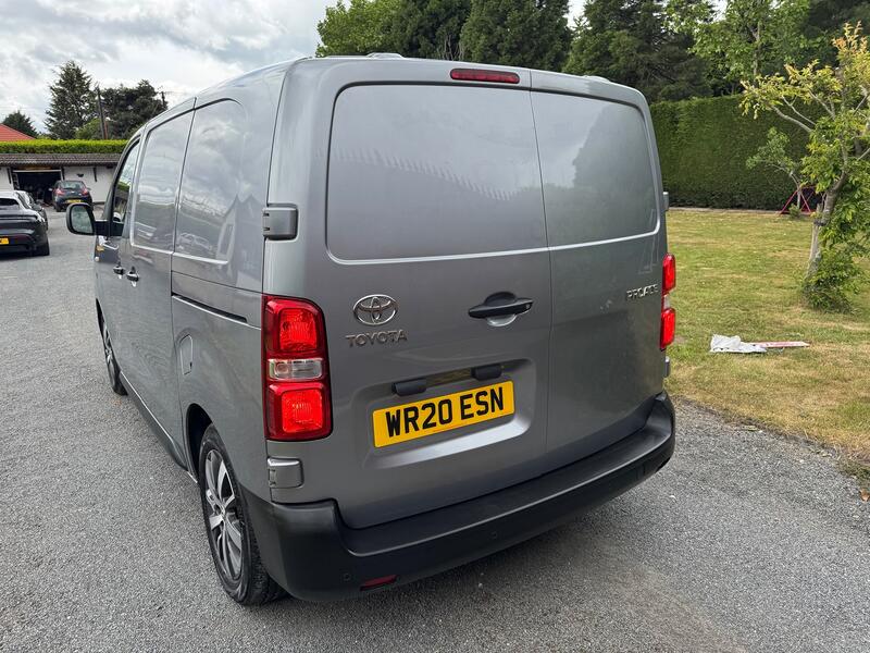 TOYOTA PROACE