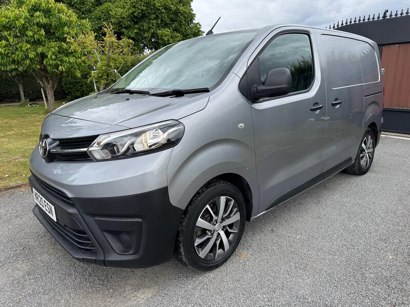 TOYOTA PROACE